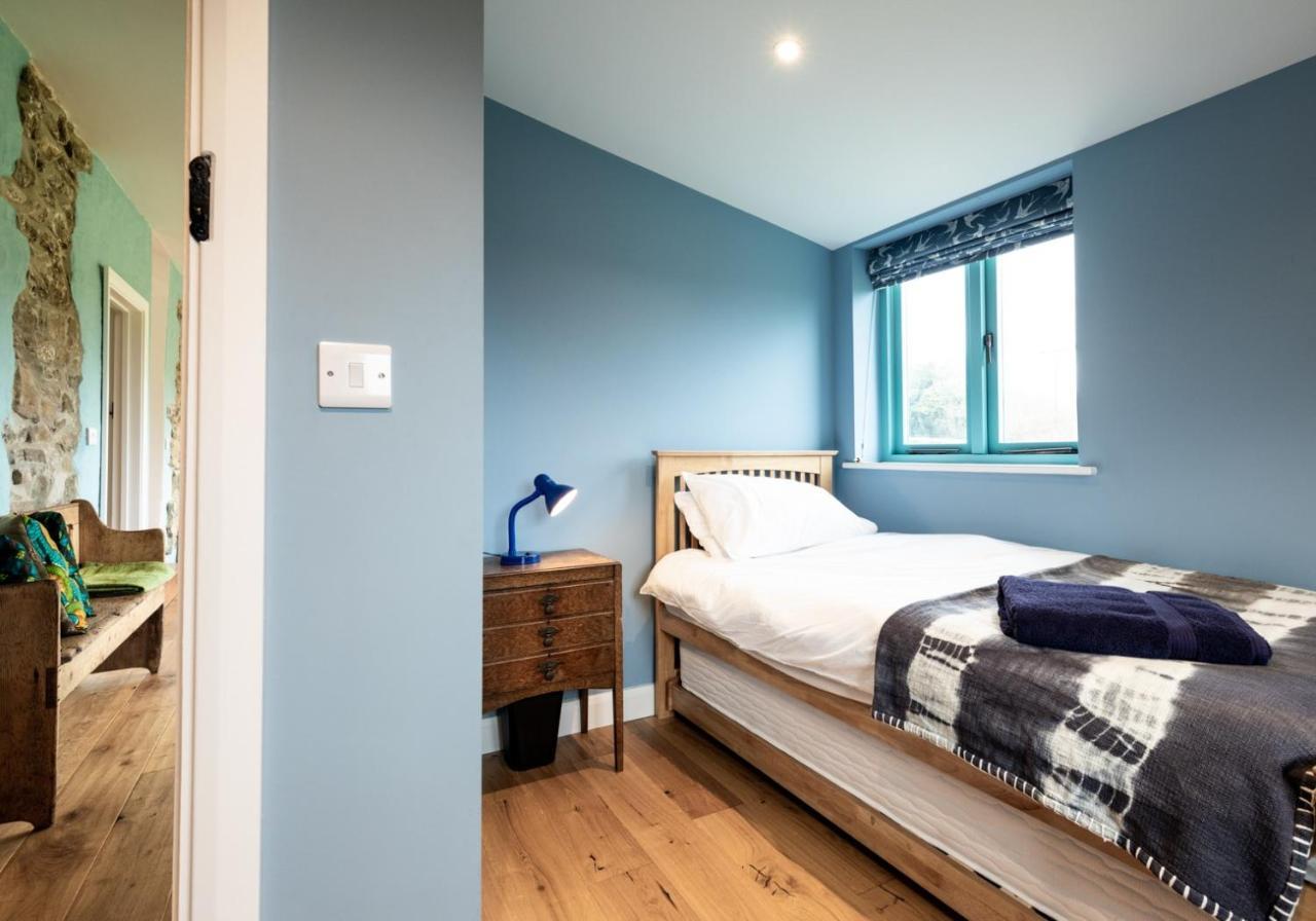 Penrhiw - A Country Cottage With Mountain Views 뉴포트 외부 사진